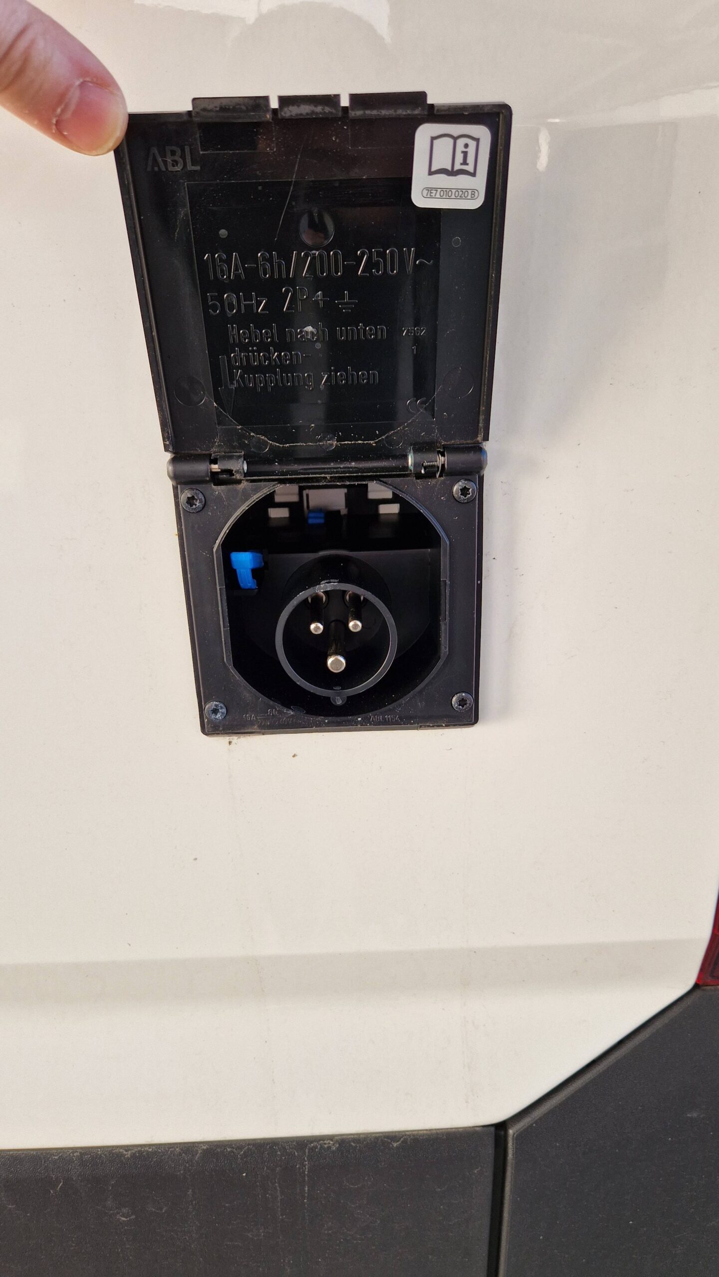 VW Grand California 600